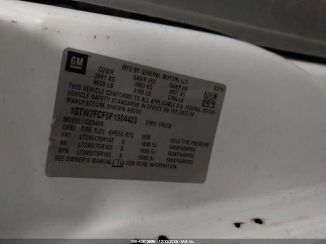 GMC Savana Work Van Image 8