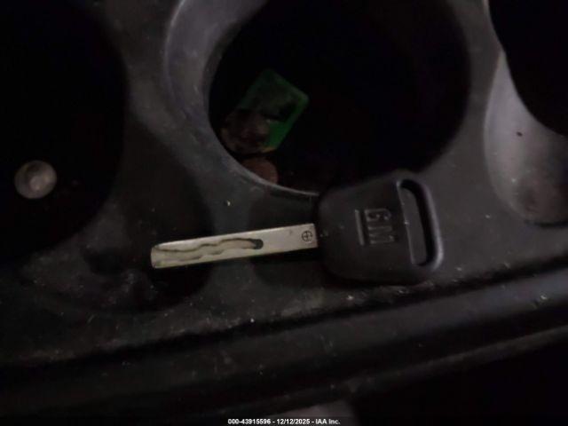 GMC Savana Work Van Image 2