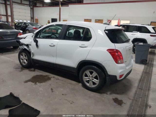 Chevrolet Trax Ls Image 3