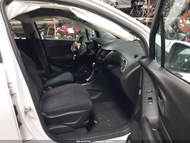 Chevrolet Trax Ls Image 5