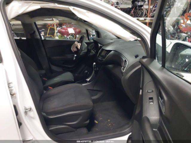 Chevrolet Trax Ls Image 5