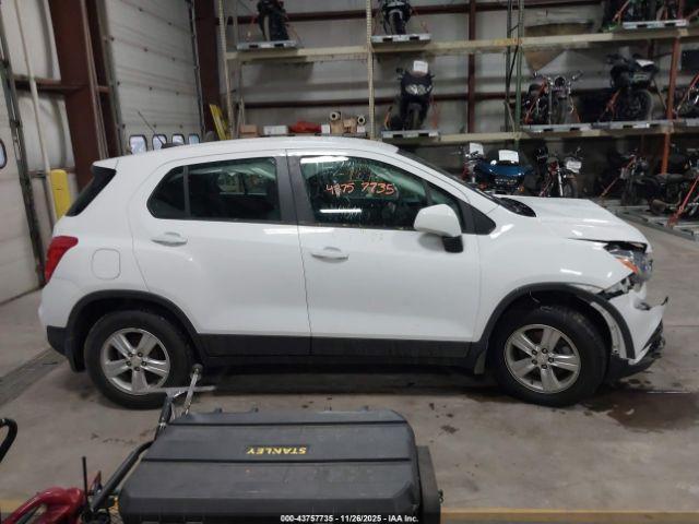 Chevrolet Trax Ls Image 8