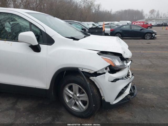 Chevrolet Trax Ls Image 14