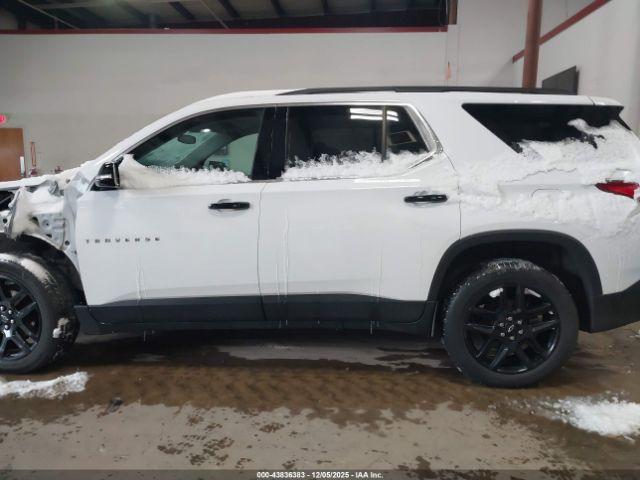 Chevrolet Traverse Awd Lt Cloth Image 16