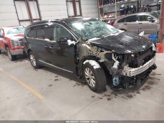  Salvage Chrysler Pacifica