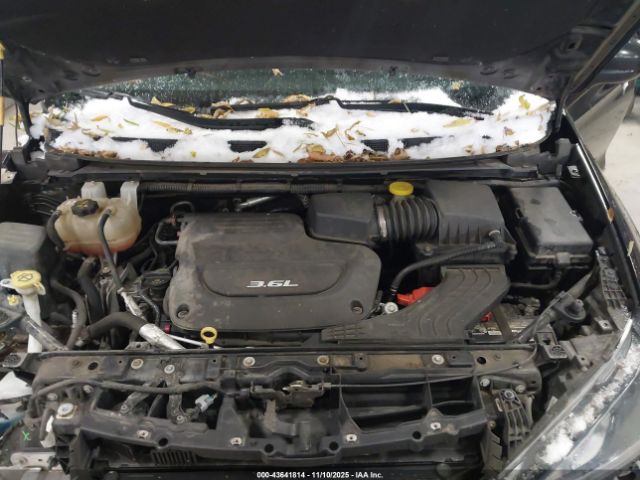 Chrysler Pacifica Touring-l Image 3