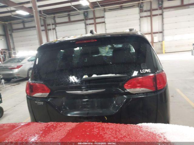 Chrysler Pacifica Touring-l Image 15