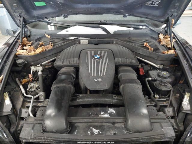 BMW X Series 4.8i Image 9