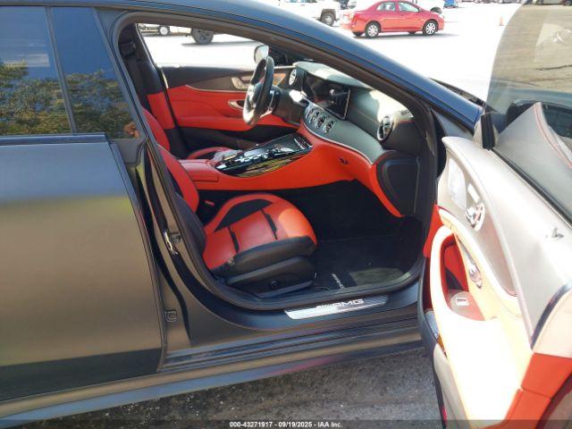 Mercedes-Benz G-Class Image 14