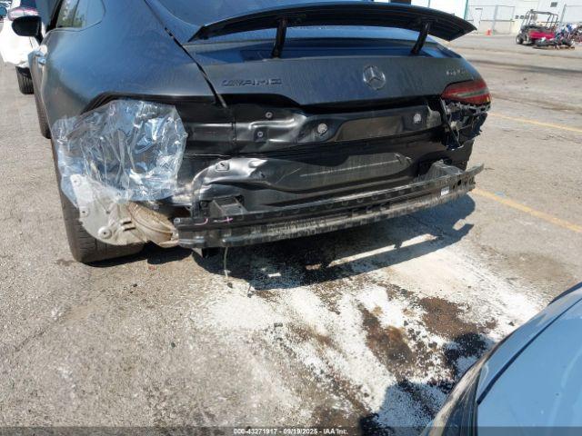 Mercedes-Benz G-Class Image 16