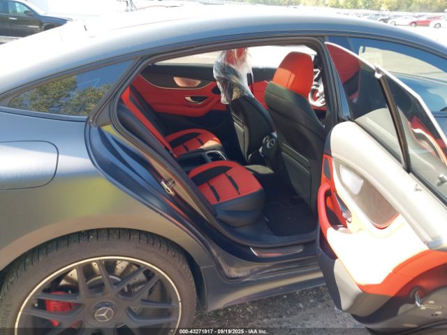 Mercedes-Benz G-Class Image 7