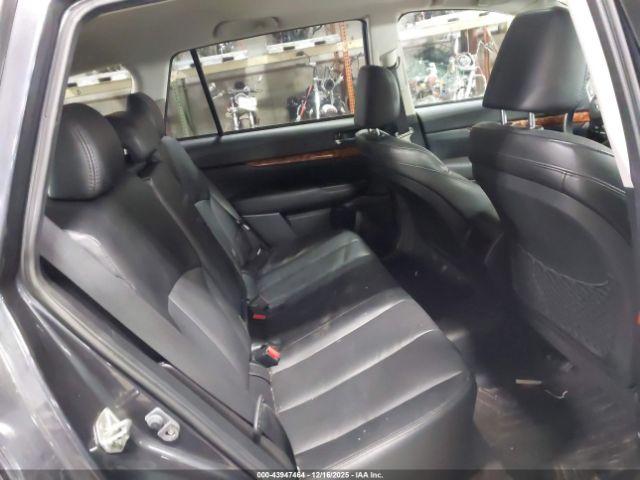 Subaru Outback 2.5i Limited Image 8