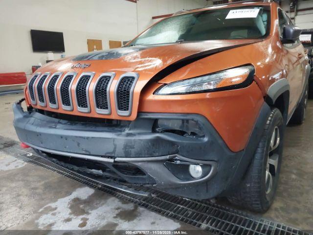 Jeep Cherokee Trailhawk Image 11