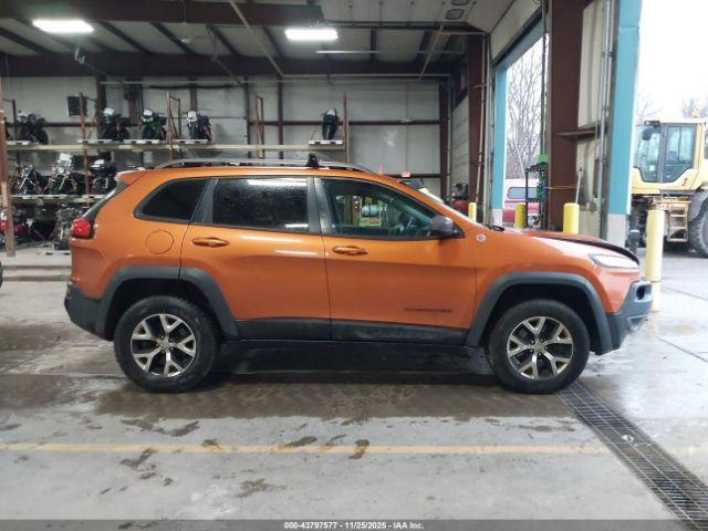 Jeep Cherokee Trailhawk Image 14
