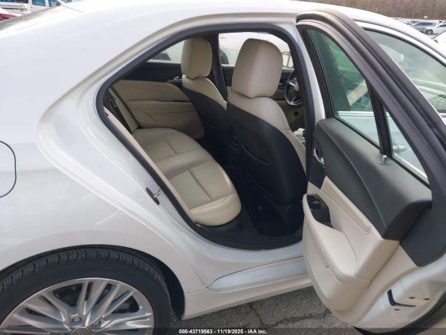 Cadillac CT4 Premium Luxury Image 2