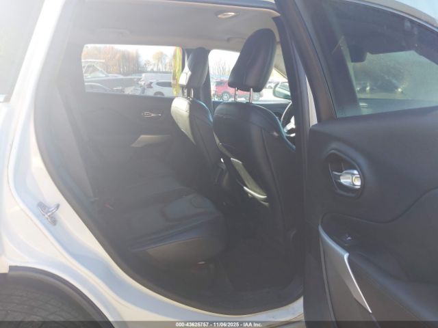 Jeep Cherokee Overland 4x4 Image 9