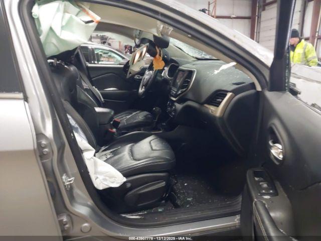 Jeep Cherokee Limited Image 8