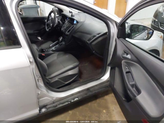 Ford Focus Se Image 8