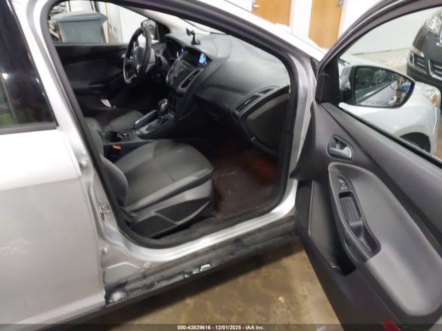 Ford Focus Se Image 8