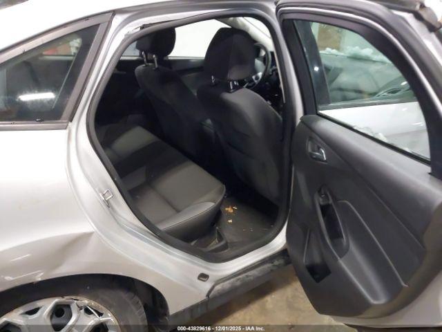 Ford Focus Se Image 6