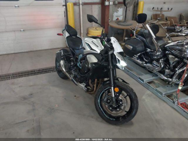  Salvage Kawasaki Zr900